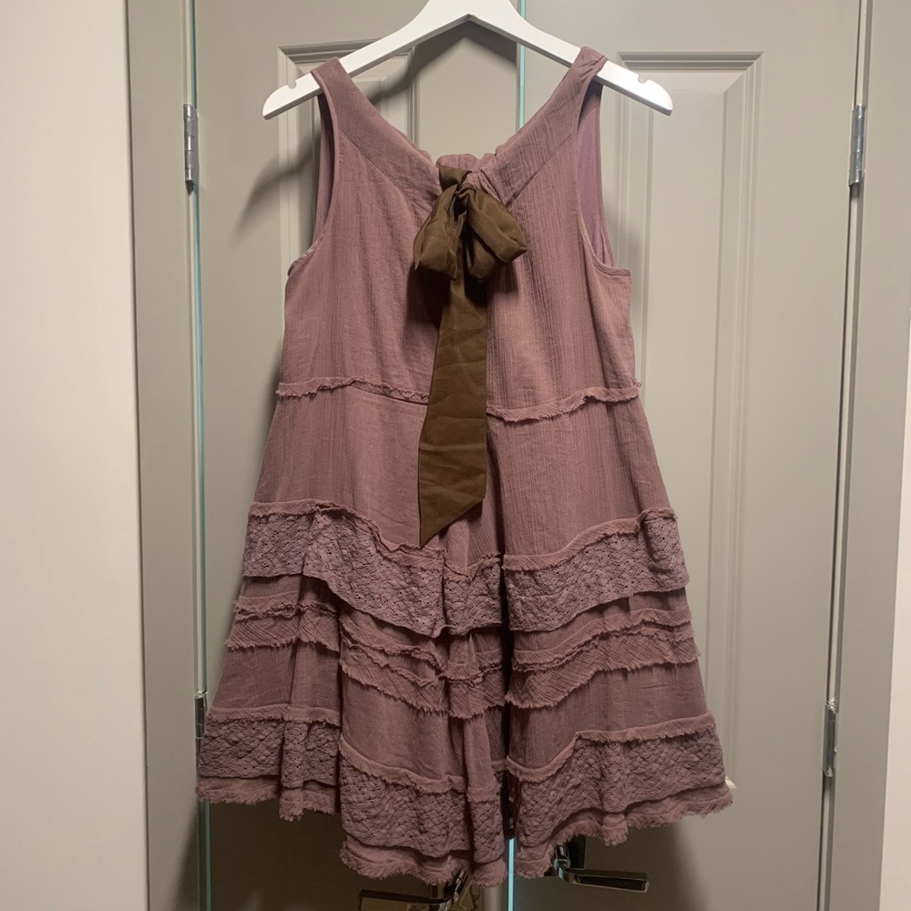 Cute Anthropologie frilly dress.